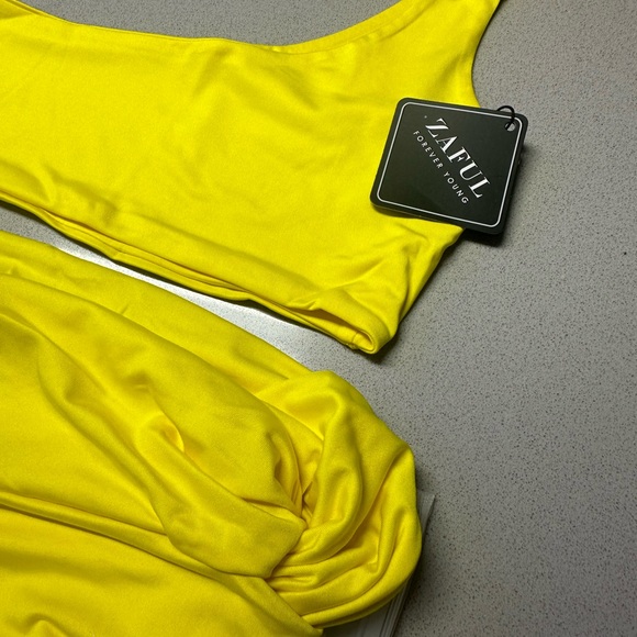 ZAFUL Double-layered One Shoulder Top And Twist Asymmetrical Skirt Set - Picture 9 of 14